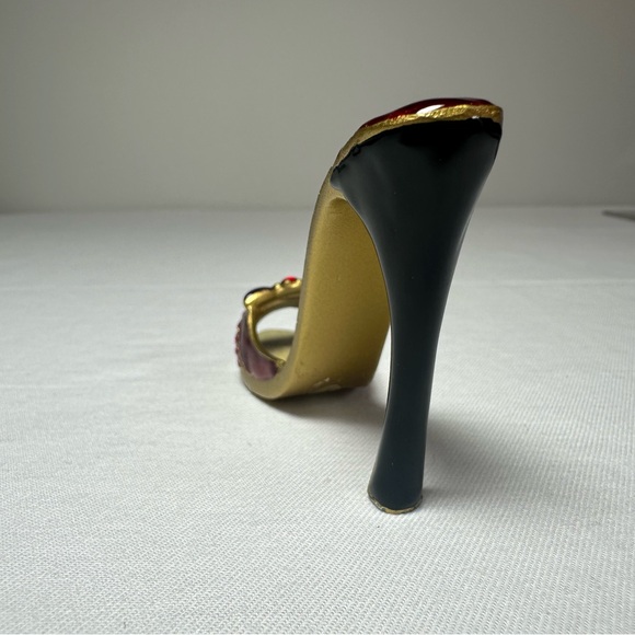 Shoe - Picture 4 of 12